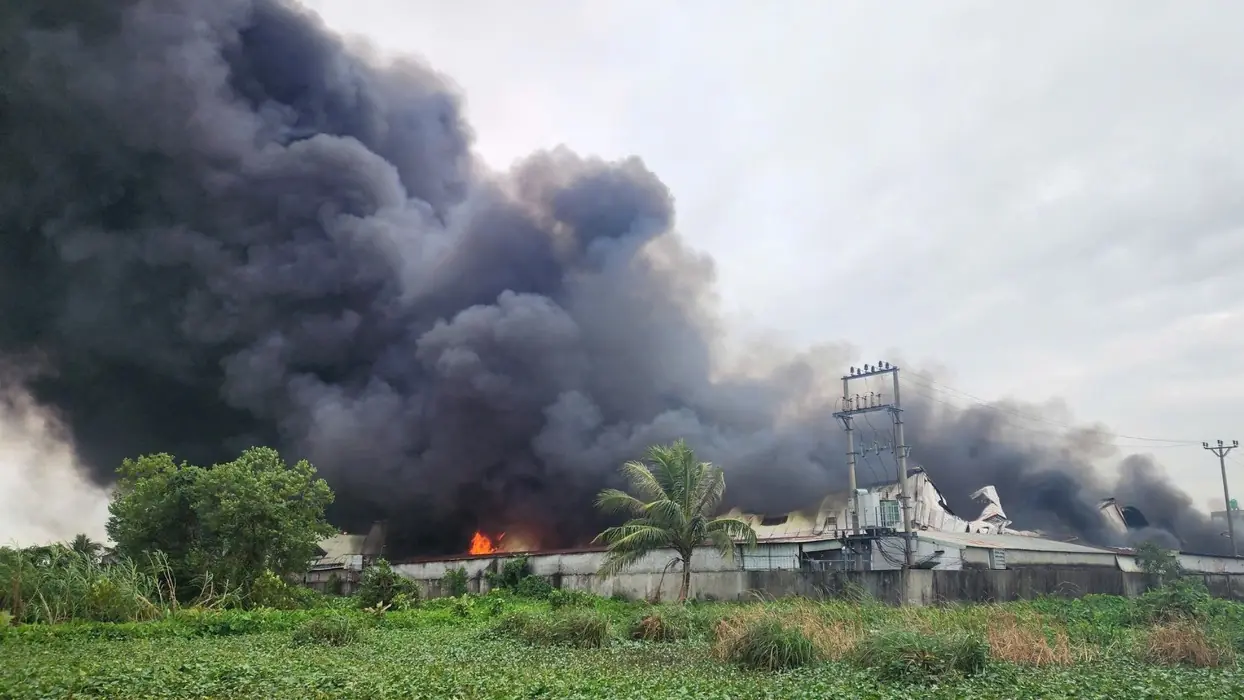 Hải Phòng: Cháy dữ dội tại nhà xưởng công ty da giày